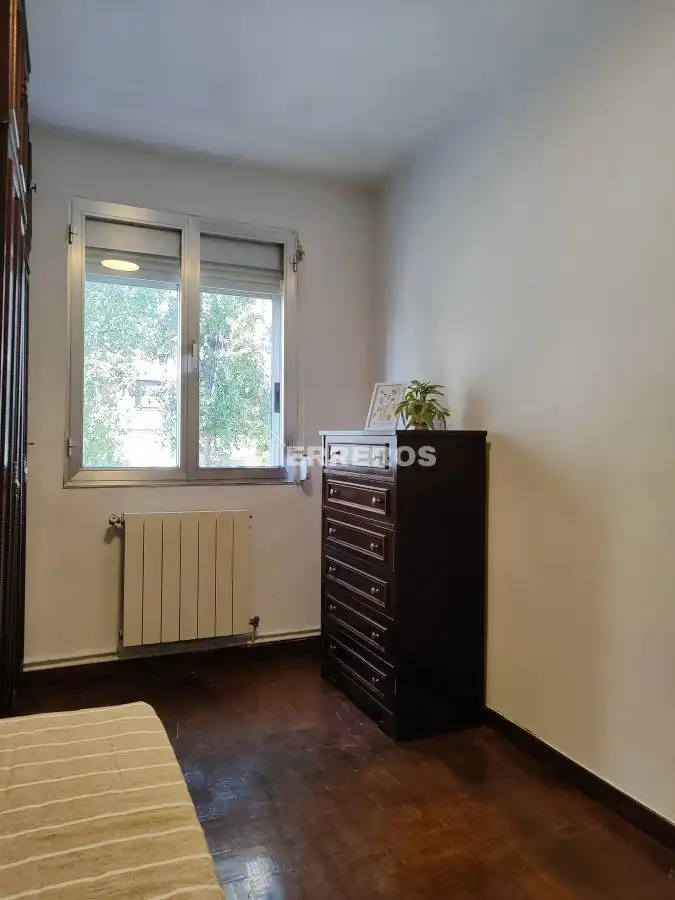 Habitación de Apartamento en venta en  Logroño con Calefacción y Amueblado