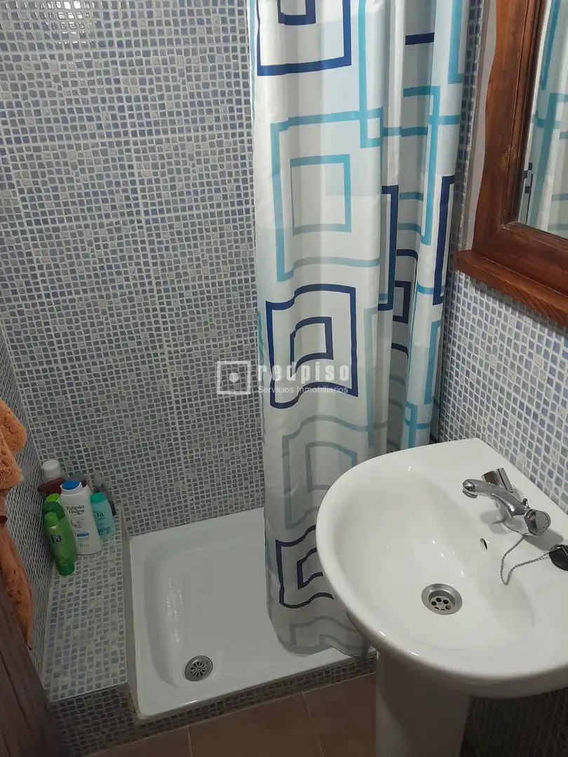 Badezimmer von Haus oder Chalet zum Verkauf in Pizarra mit Klimaanlage, Heizung und Terrasse