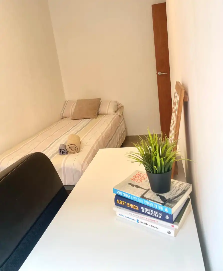 Habitación de Piso de alquiler en Rubí con Calefacción, Amueblado y Horno