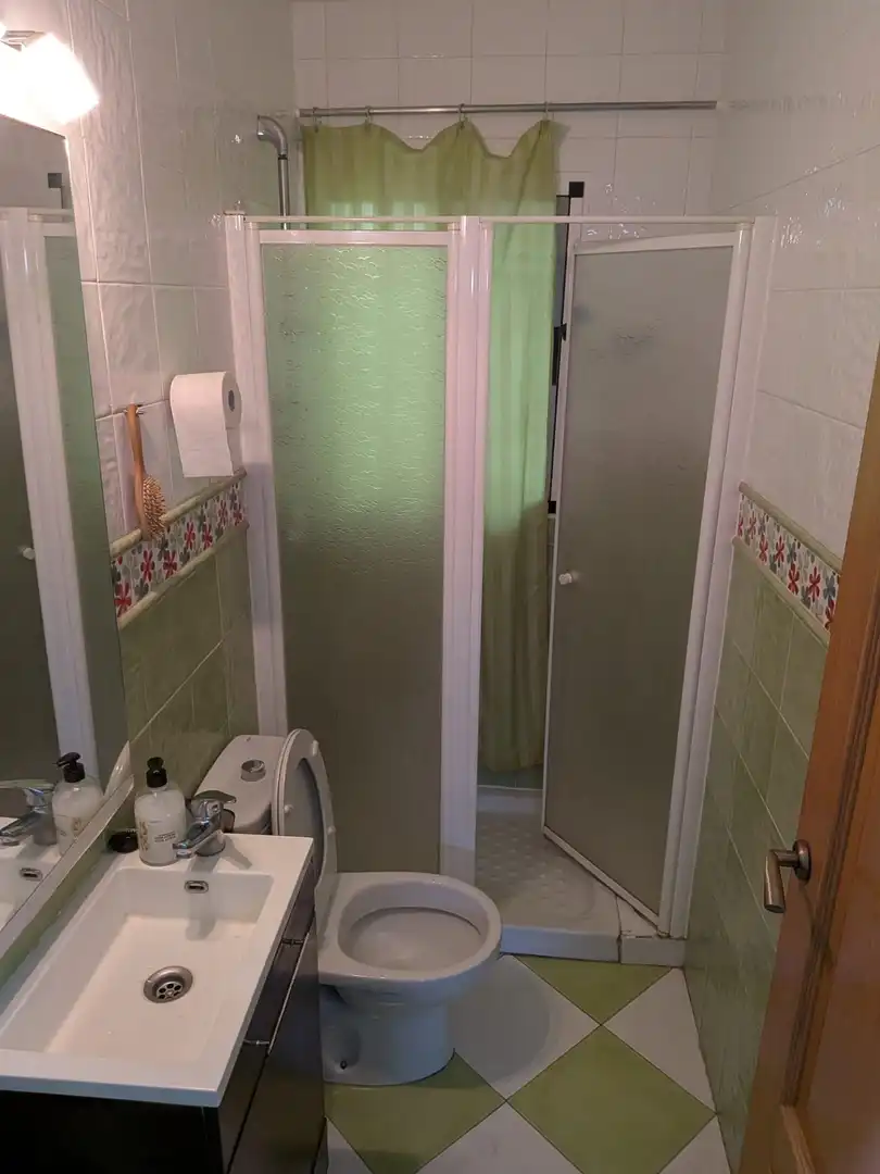 Bathroom of Flat for share in Alhendín
