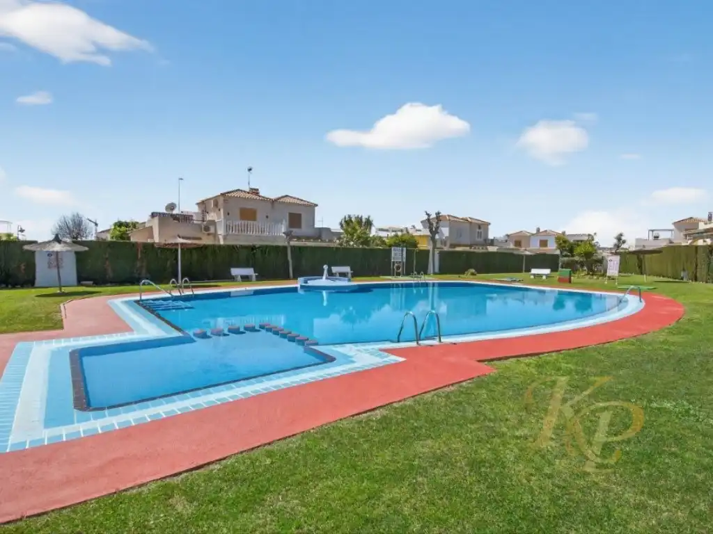Piscina de Casa adosada en venta en Orihuela con Aire acondicionado, Jardín privado y Piscina