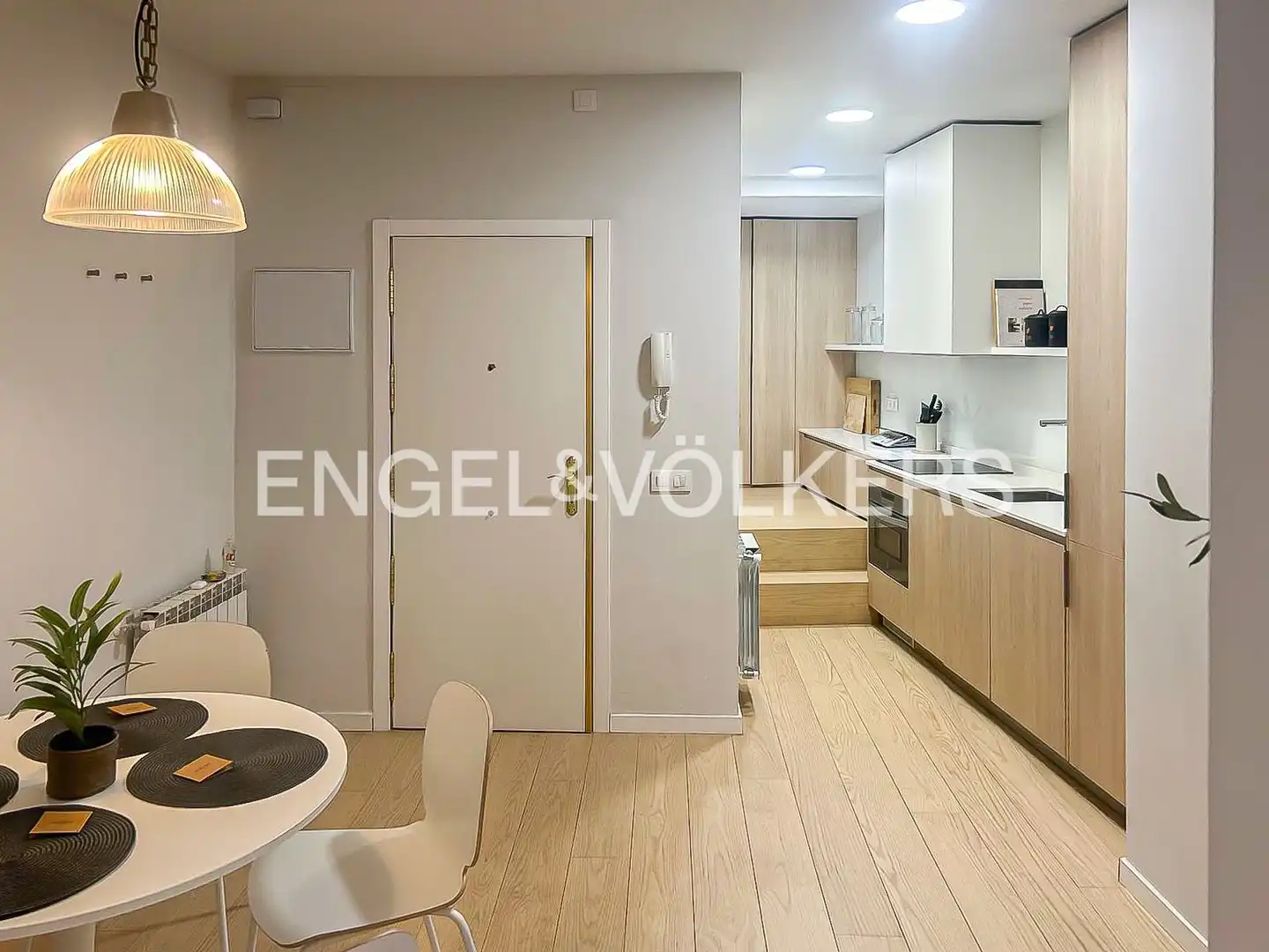 Flat for rent in Madrid  with Air Conditioner, Heating and Furnished