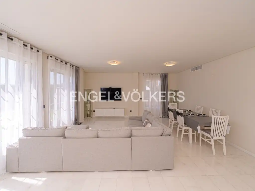 Casa con piscina en venta en Golf Bahía, imagen 5