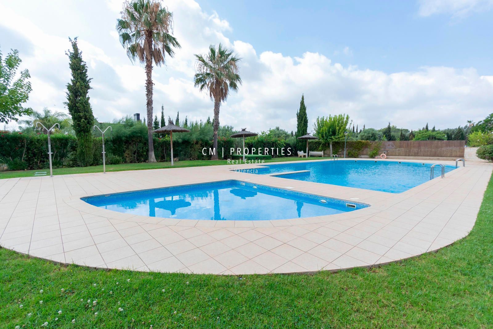 Swimming pool of Single-family semi-detached for sale in Bétera  with Air Conditioner, Heating and Terrace