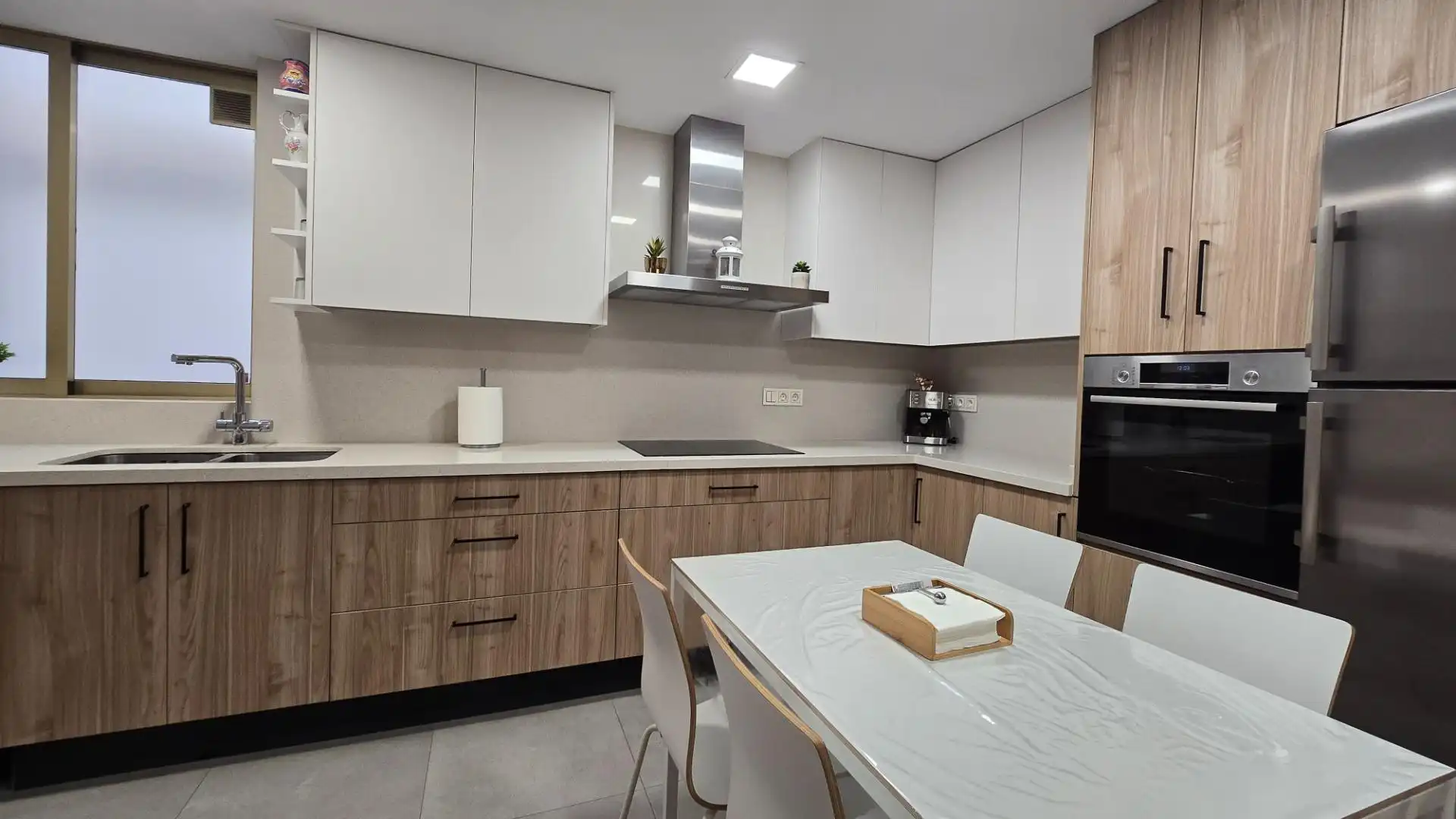 Piso con terraza en venta en Calle mariano luiña, imagen 2