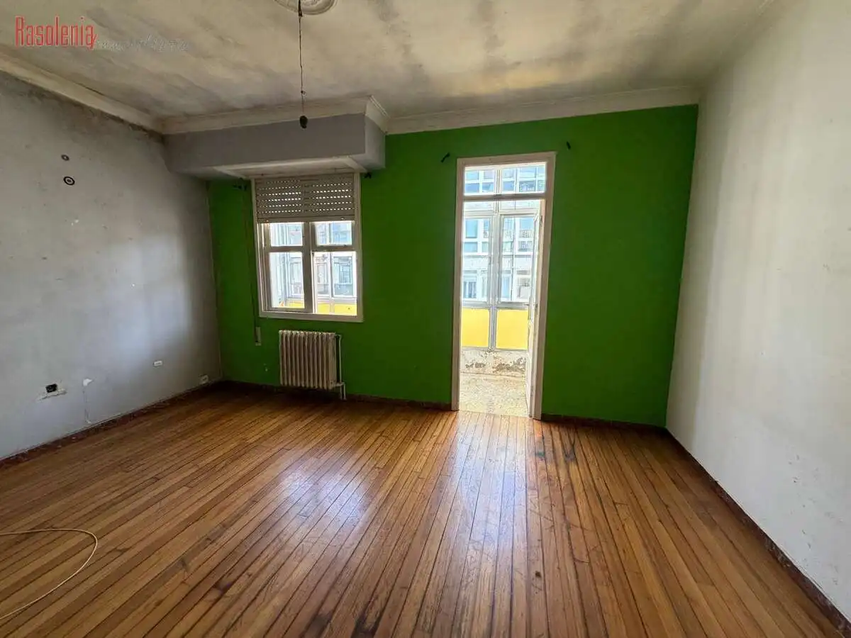 Habitación de Piso en venta en Lugo con Calefacción