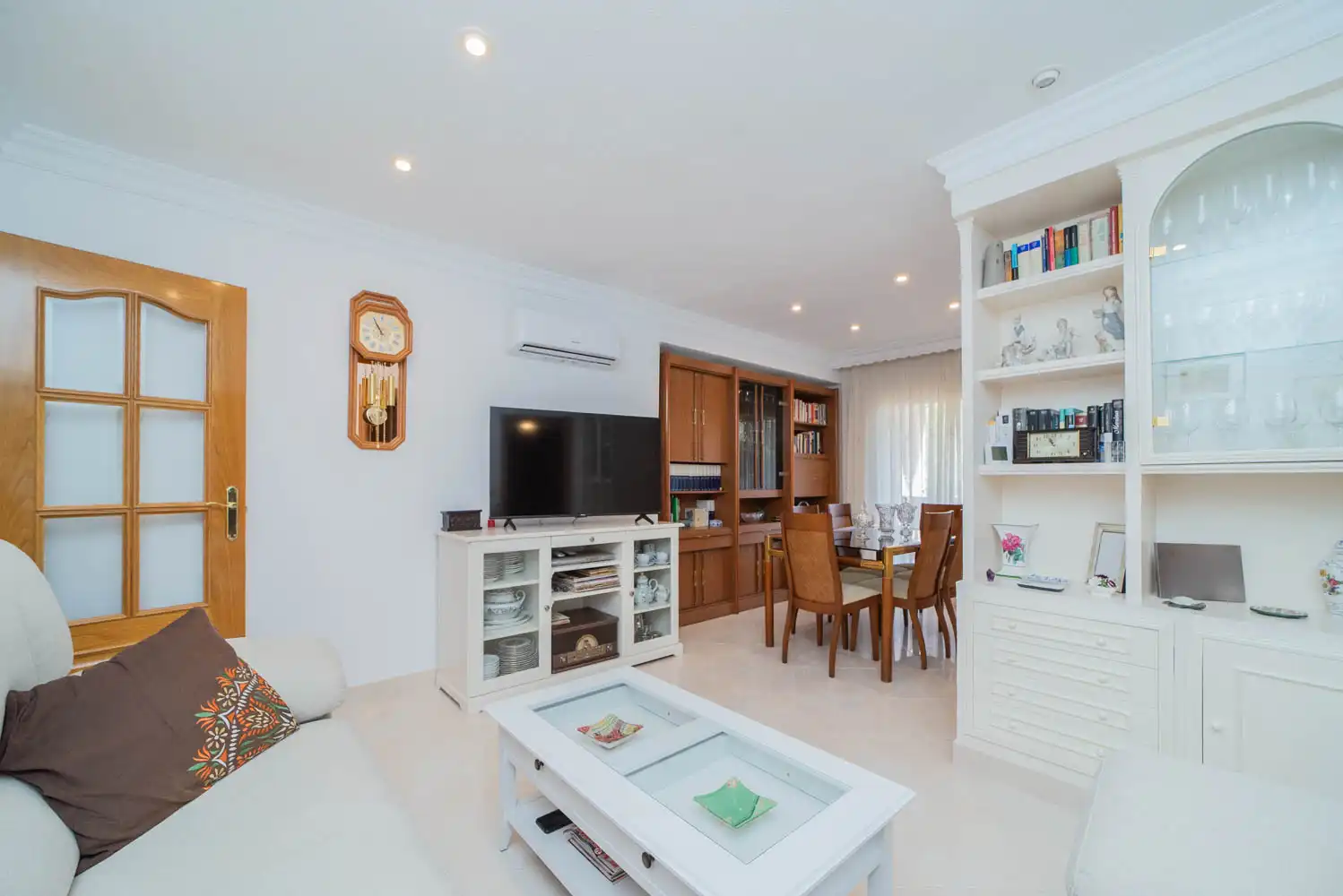 Living room of Flat for sale in Móstoles  with Air Conditioner, Heating and Terrace