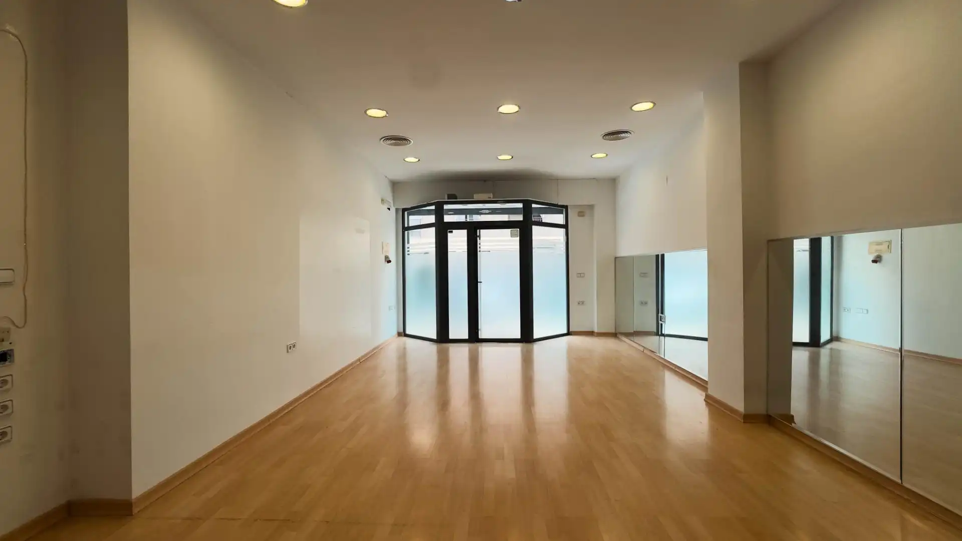 Local en venta en Elche / Elx con Aire acondicionado