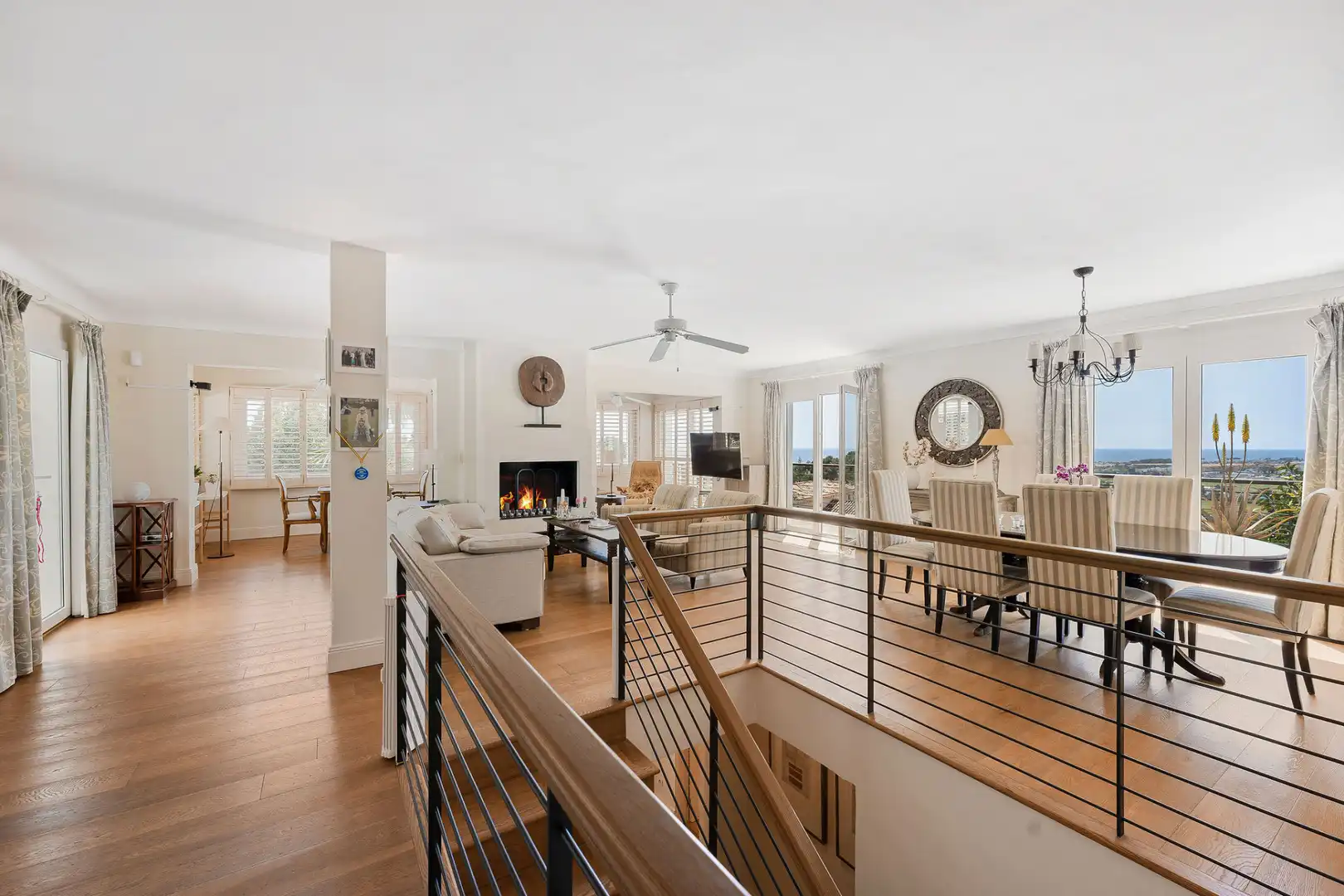 Sala d'estar de Casa o xalet en venda en Marbella amb Aire condicionat, Jardí privat i Terrassa