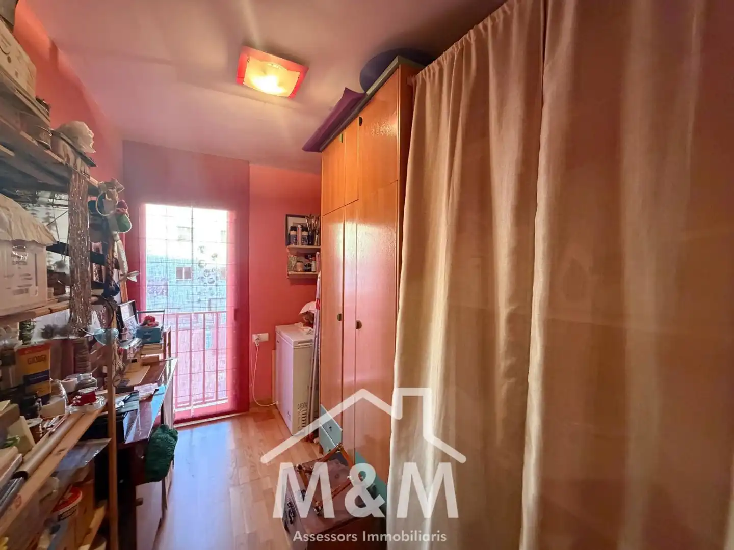 Habitación de Casa adosada en venta en Viladecans con Balcón