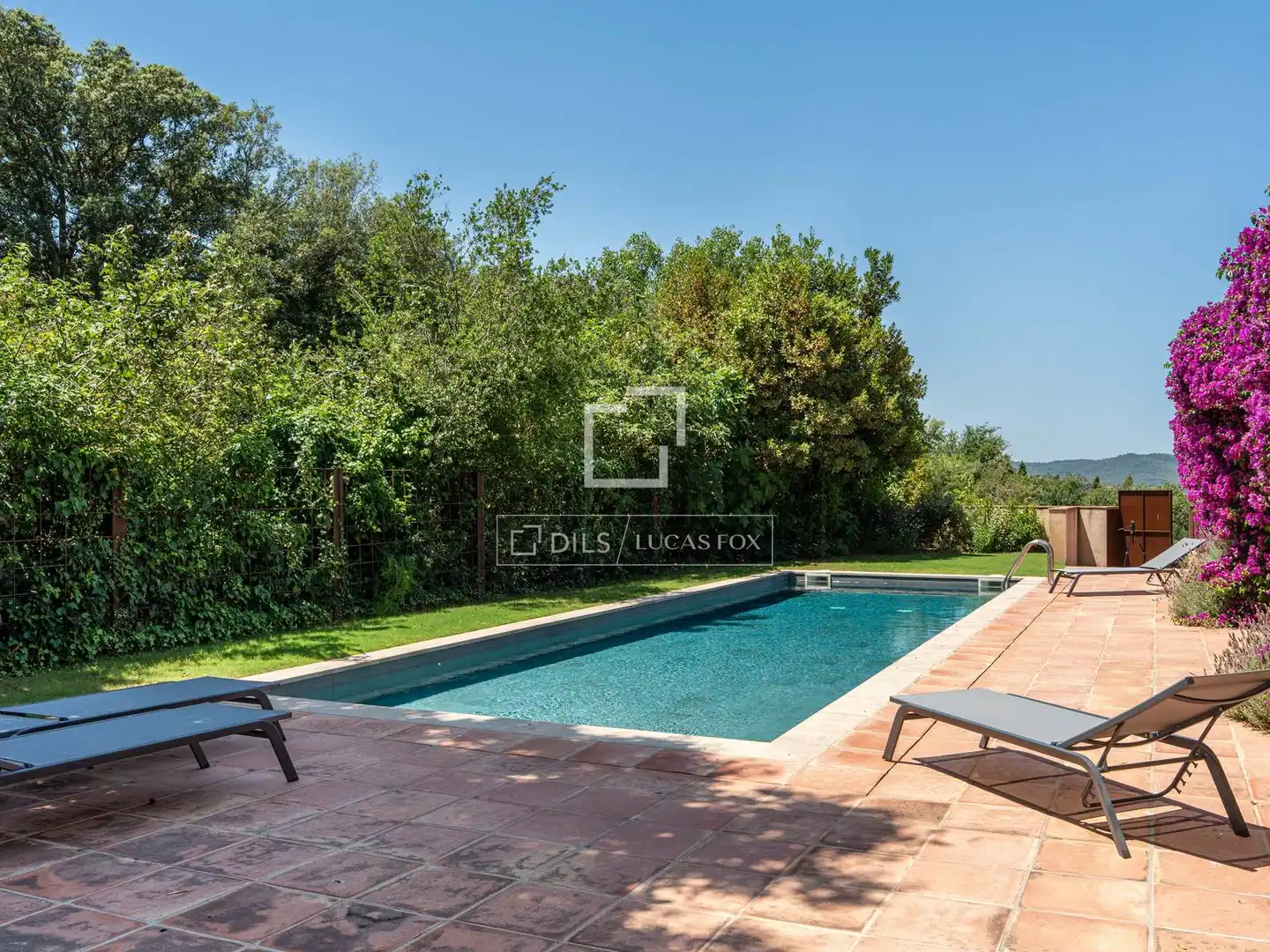 Piscina de Casa o xalet en venda en Madrid amb Aire condicionat, Calefacció i Terrassa