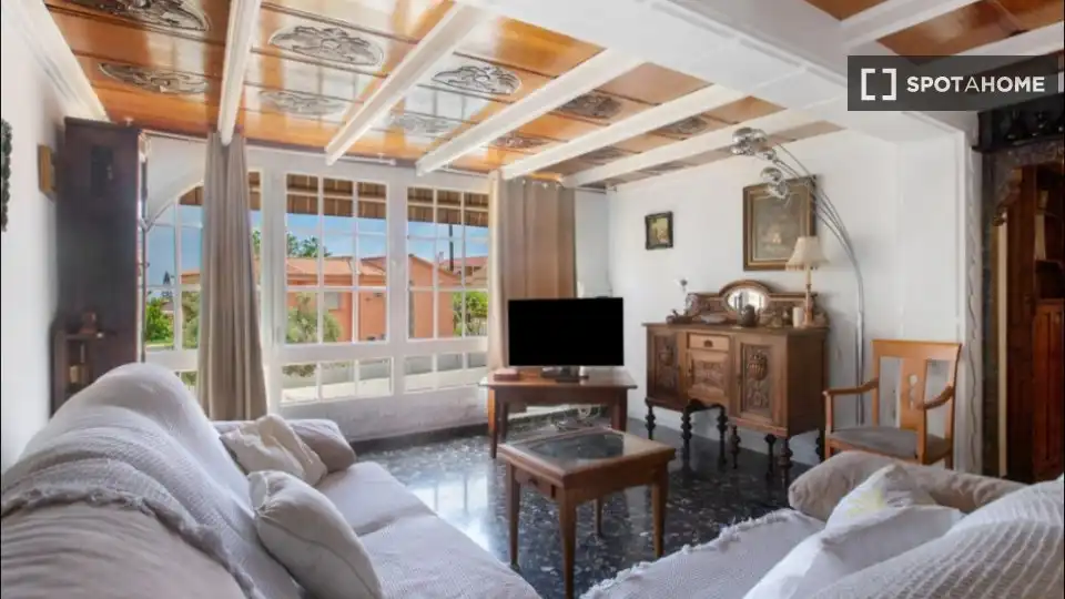 Sala d'estar de Apartament per a compartir en Torremolinos amb Aire condicionat, Terrassa i Moblat