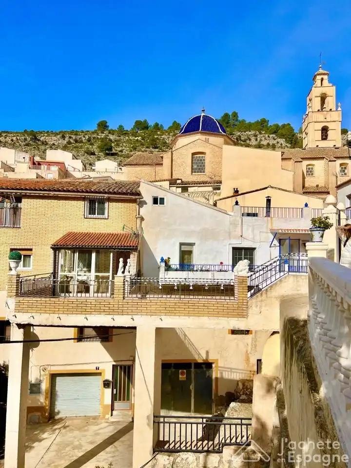 Vista exterior de Casa o xalet en venda en Cortes de Pallás amb Aire condicionat, Parquet i Moblat