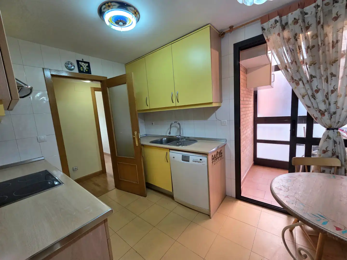 Cocina de Piso en venta en Madrid con Aire acondicionado, Calefacción y Jardín privado