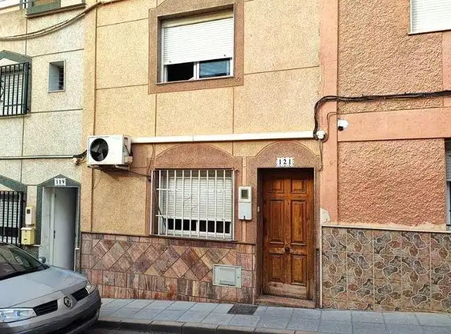 Vista exterior de Piso en venta en Almería
