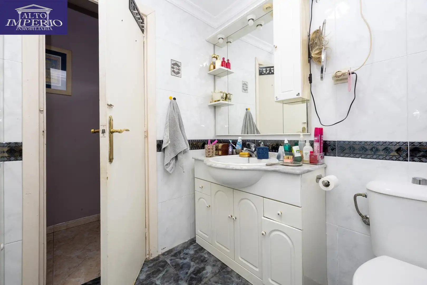 Bathroom of Flat for sale in Zaidín