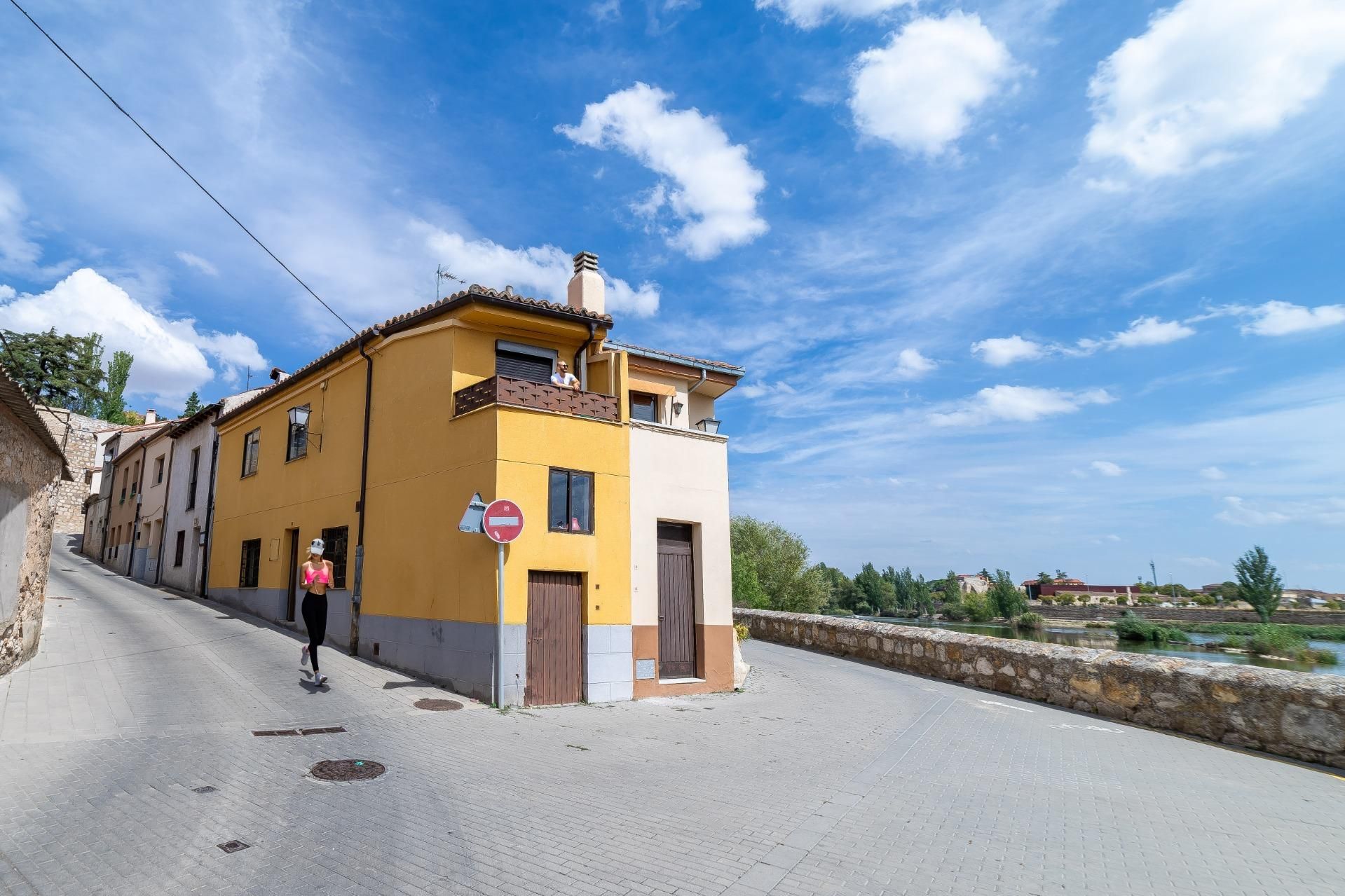Vista exterior de Casa o xalet de lloguer en Zamora Capital  amb Aire condicionat, Calefacció i Balcó
