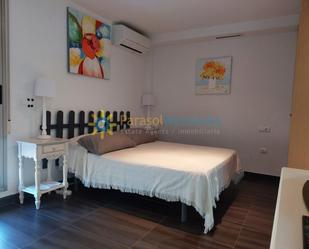 Dormitori de Casa adosada de lloguer en Oliva amb Aire condicionat i Terrassa