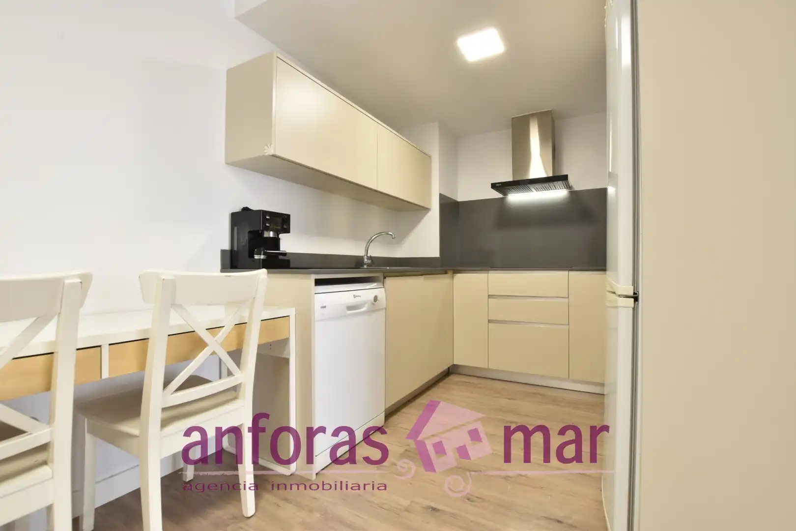 Küche von Wohnung zum Verkauf in Torredembarra mit Klimaanlage, Heizung und Terrasse