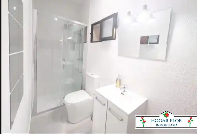 Bathroom of Flat for sale in Salamanca  with Heating and Balcony