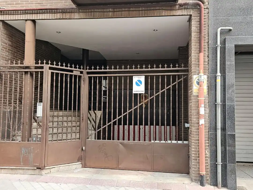 Garage for rent in Calle de Francisco Navacerrada, 55, Guindalera