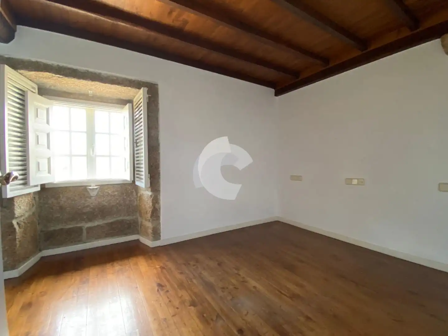 Dormitori de Casa o xalet en venda en San Cibrao das Viñas amb Calefacció, Jardí privat i Parquet