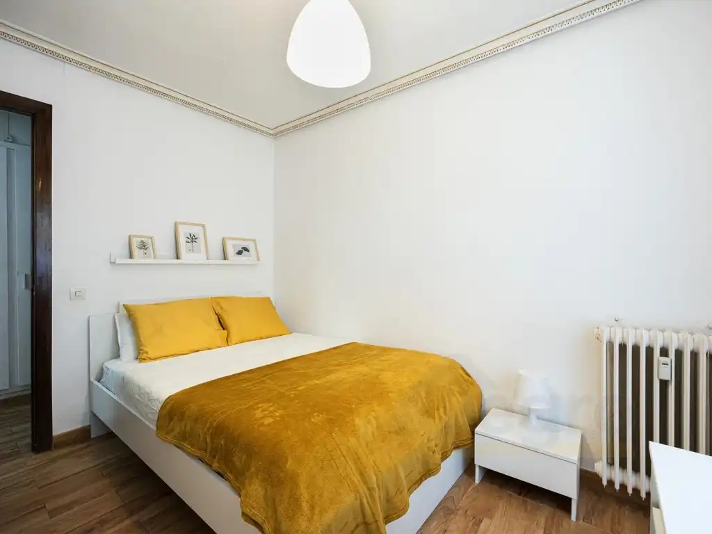 Bedroom of Flat for sale in Madrid