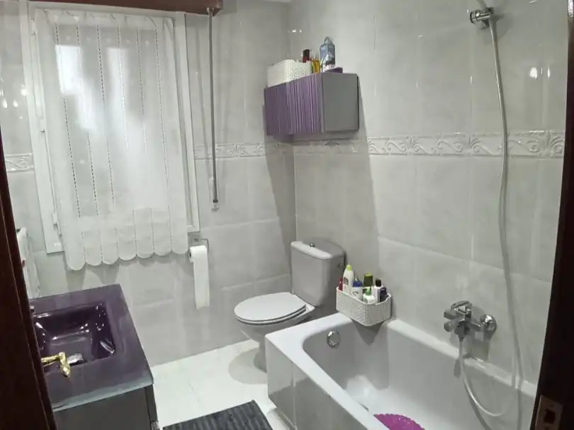 Bathroom of Flat for sale in Colindres  with Terrace and Balcony