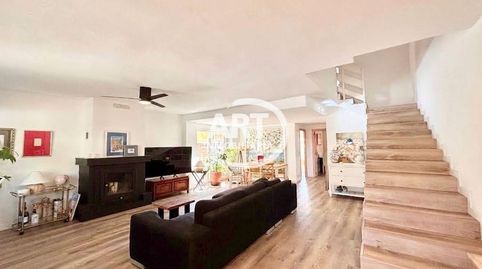 CHALET PAREADO EN VENTA EN LA ELIANA, imatge 5