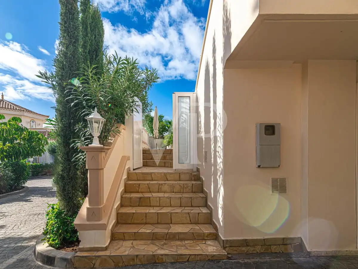 Houses for sale in Playa del Duque