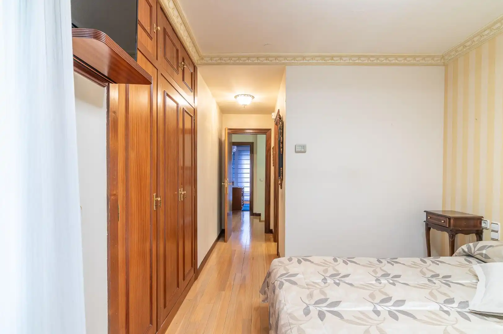 Schlafzimmer von Einfamilien-Reihenhaus zum Verkauf in Valle de Egüés / Eguesibar mit Klimaanlage, Heizung und Privatgarten
