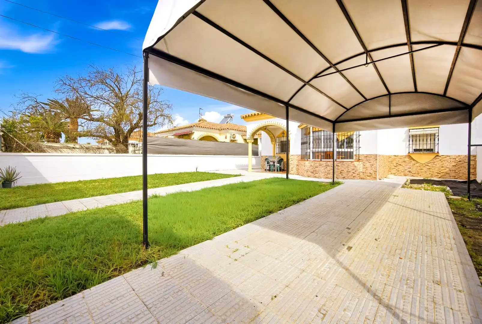 Terraza de Casa o chalet en venta en Chiclana de la Frontera con Aire acondicionado, Jardín privado y Terraza