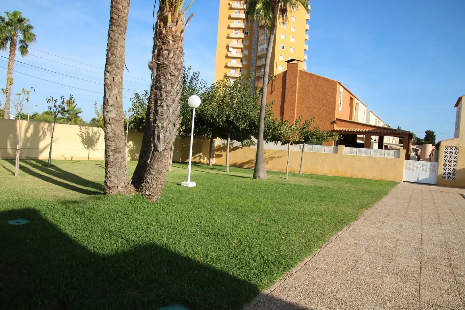 Vista exterior de Casa adosada en venta en Cartagena con Calefacción, Terraza y Amueblado