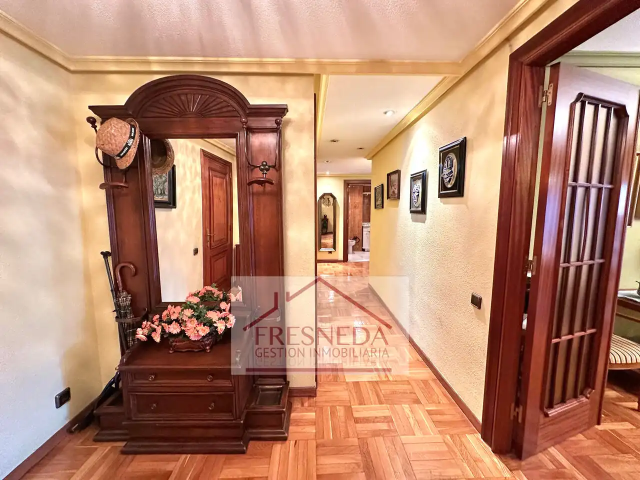 Piso en venta en Oviedo  con Calefacción, Terraza y Trastero