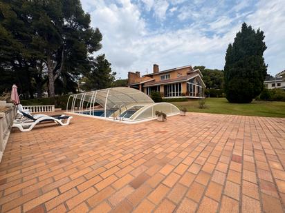 Piscina de Casa o xalet en venda en Benicasim / Benicàssim amb Aire condicionat, Calefacció i Jardí privat