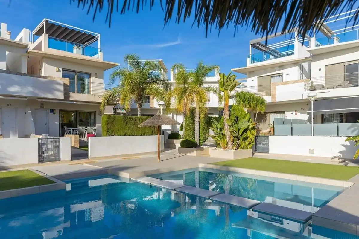 Apartment with pool for sale in Ciudad Quesada