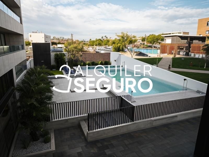 Piscina de Pis de lloguer en  Zaragoza Capital amb Aire condicionat, Calefacció i Terrassa