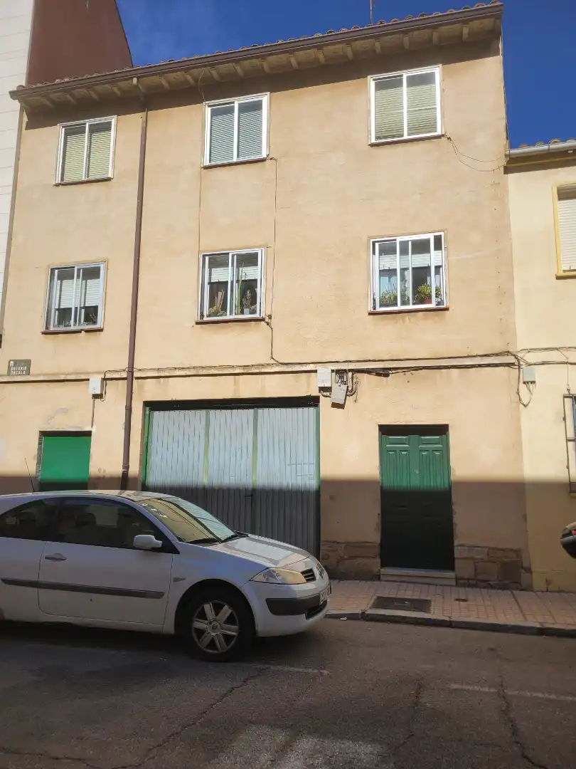 Local commercial à louer à Calle Antonio Oncala 10