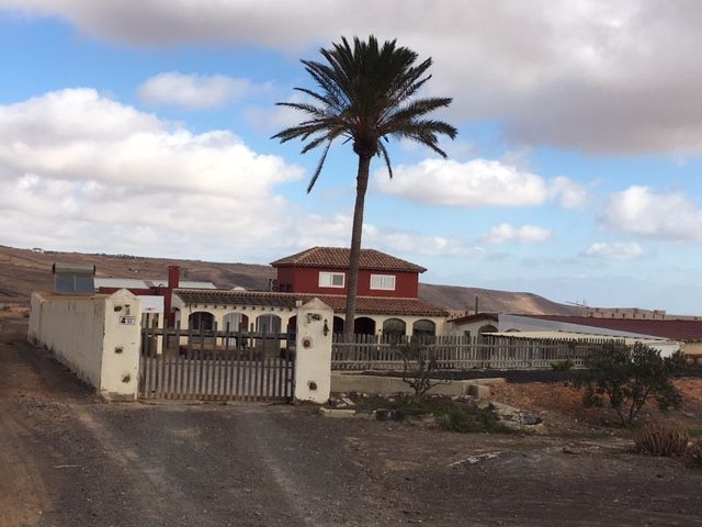 Außenansicht von Country house zum verkauf in Puerto del Rosario mit Terrasse, Schwimmbad und Möbliert