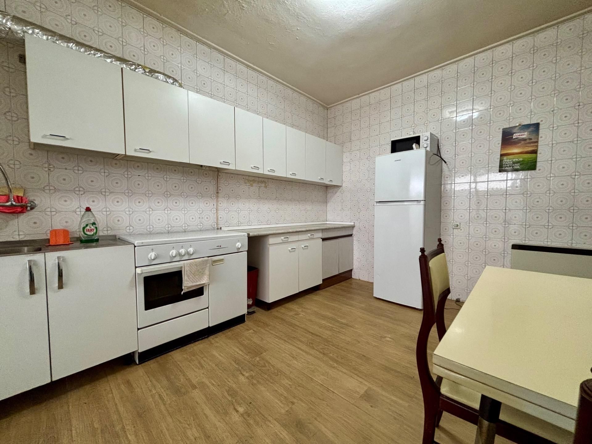 Cuina de Pis en venda en Ourense Capital  amb Calefacció, Parquet i Terrassa