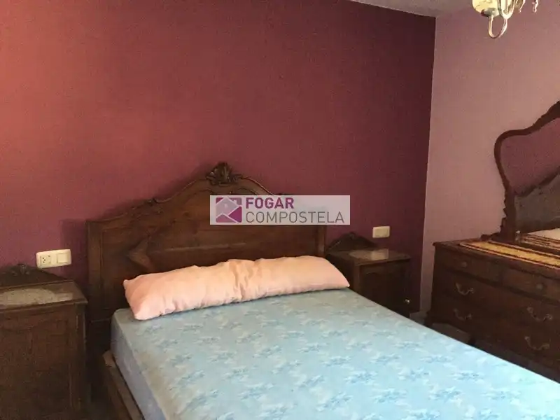 Dormitori de Casa o xalet en venda en Santiago de Compostela  amb Moblat