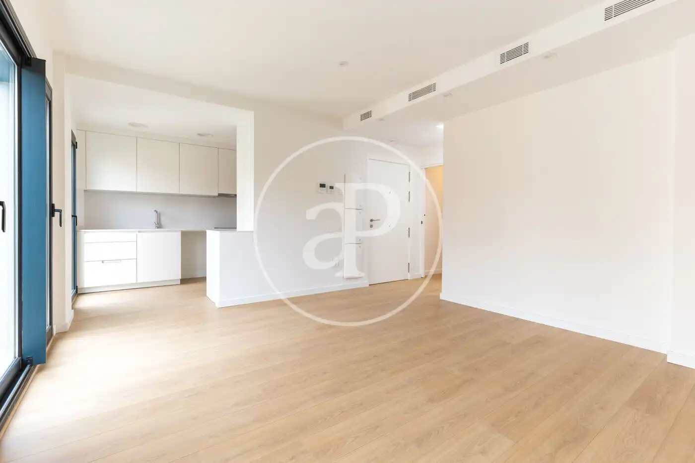Living room of Flat for sale in Sant Cugat del Vallès  with Air Conditioner, Heating and Storage room
