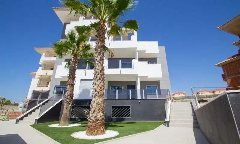 Vista exterior de Pis en venda en Orihuela amb Aire condicionat, Terrassa i Piscina