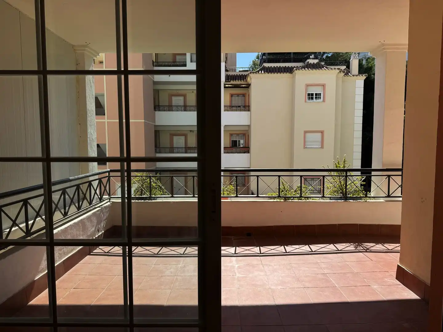 Terraza de Piso en venta en Marbella con Terraza y Piscina comunitaria