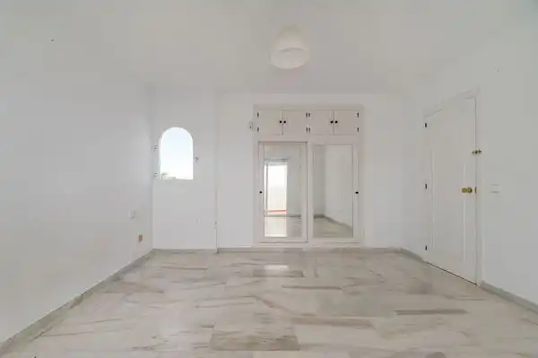 Dúplex amb piscina en venda a Calle Jose Orbaneja De Calahonda, imagen 15