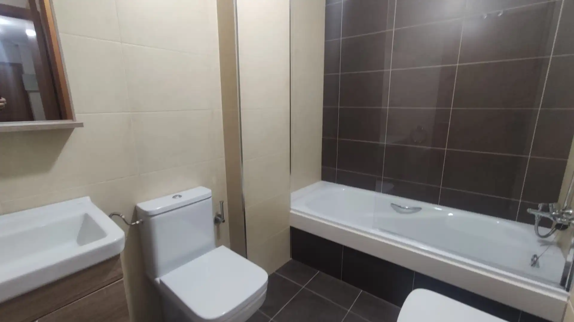 Bathroom of Flat for rent in Ourense Capital   with Heating, Storage room and Oven