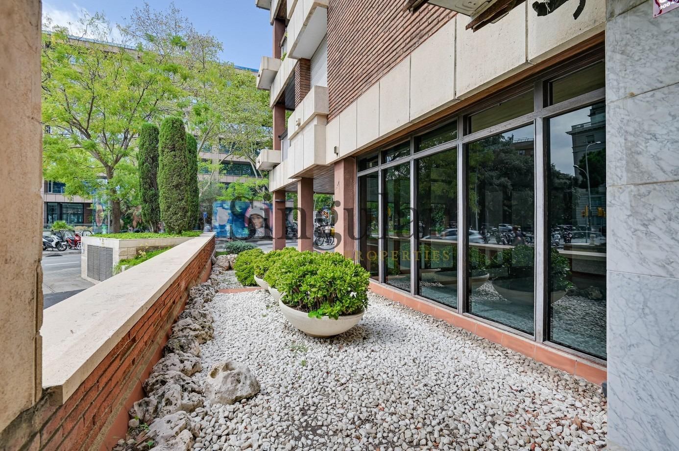 Exterior view of Premises for sale in  Barcelona Capital