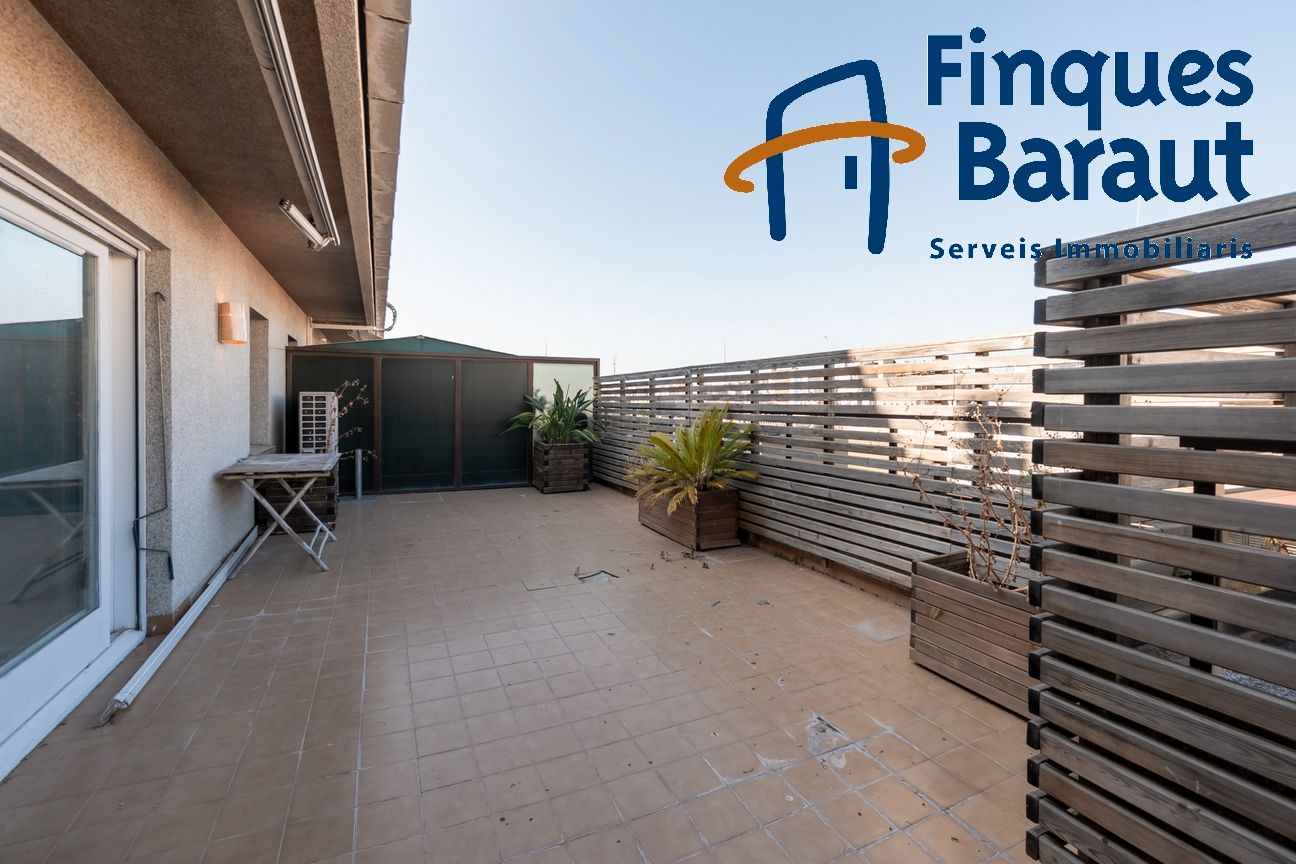 Terrace of Attic for sale in Figueres  with Air Conditioner, Heating and Parquet flooring