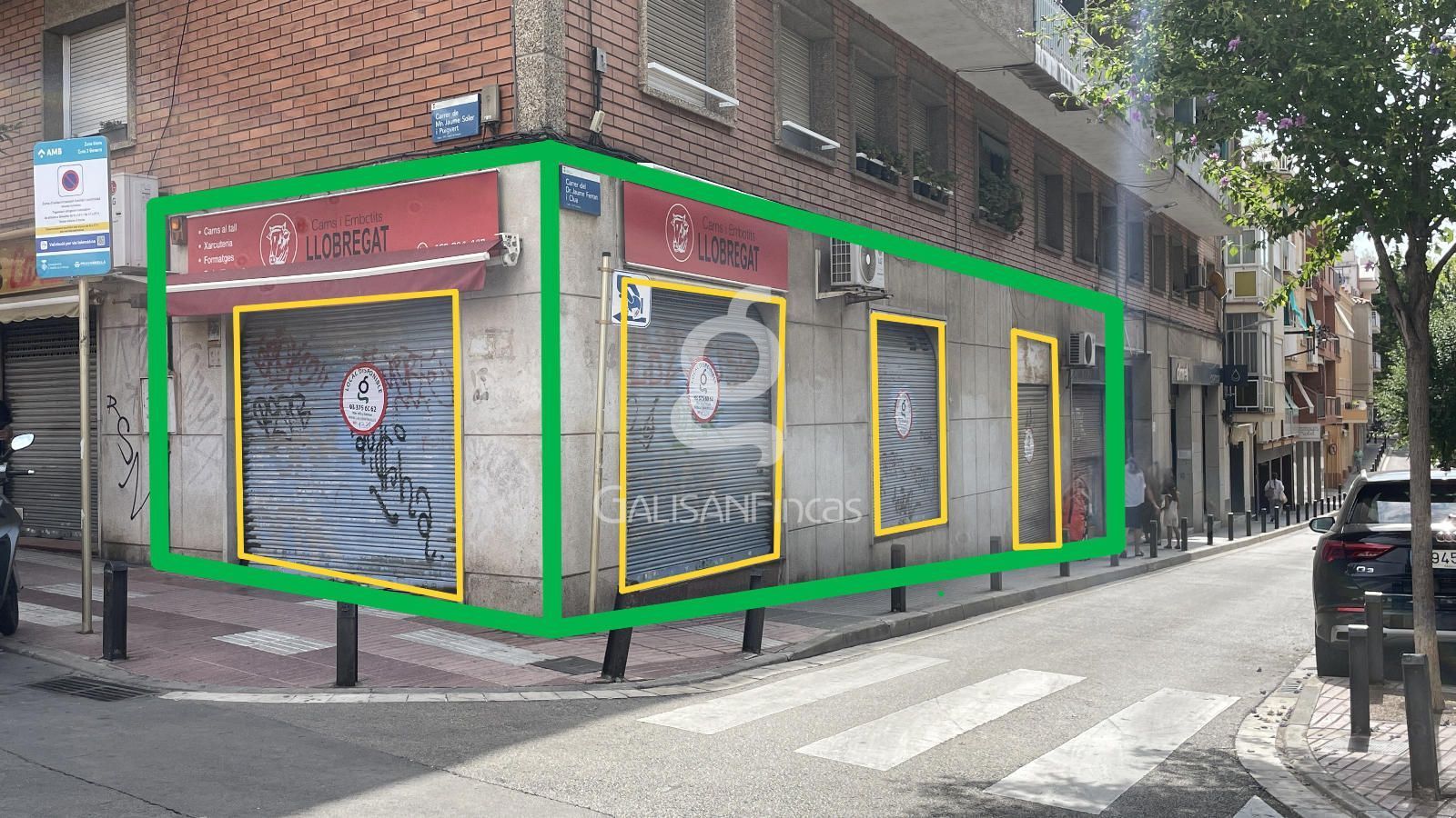 Vista exterior de Local en venda en Cornellà de Llobregat amb Aire condicionat