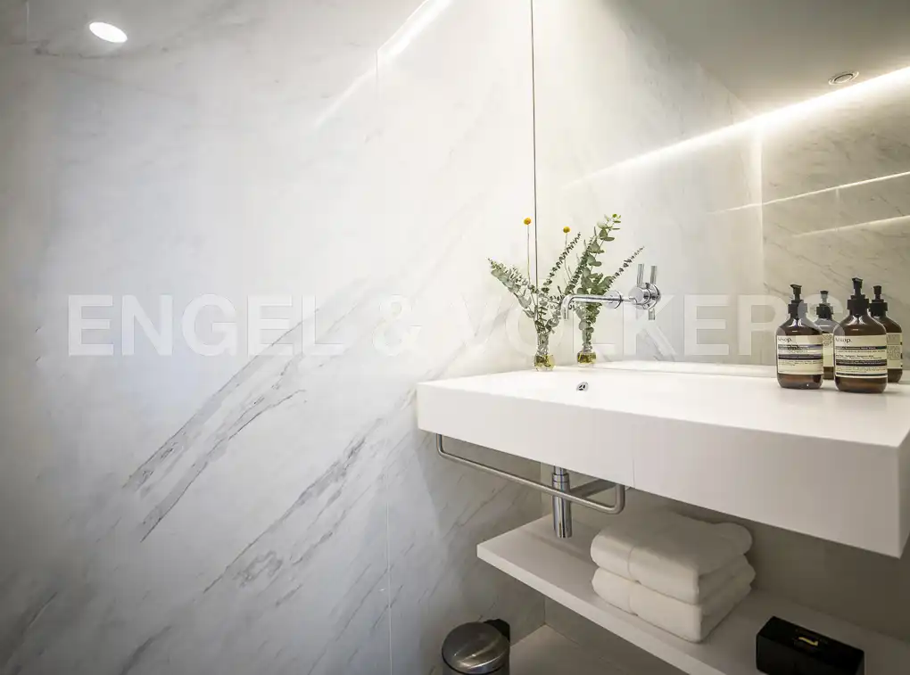 Baño de Piso de alquiler en Barcelona con Aire acondicionado, Calefacción y Piscina